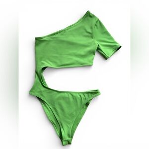 ALO Yoga Vibrant Green Apparel